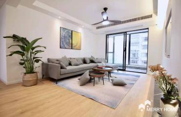 spacious 3br near people square modern new interior